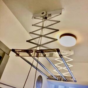 Ez Lift Extendable in closed position for the pole assembly.